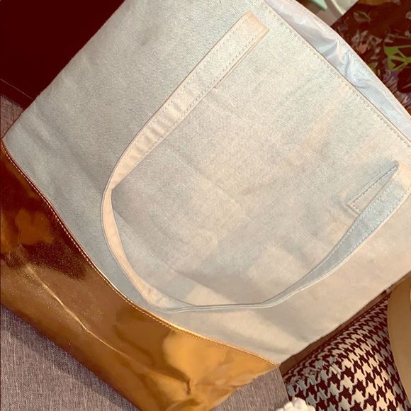 Cream and bronze over night bag - Picture 1 of 5